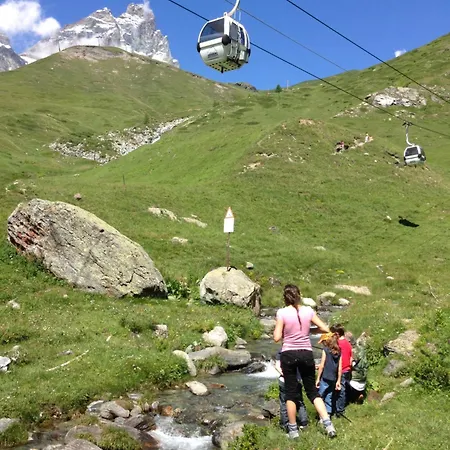 アパート Casa Camos Cervinia ブレウイル・チェルヴィナイア
